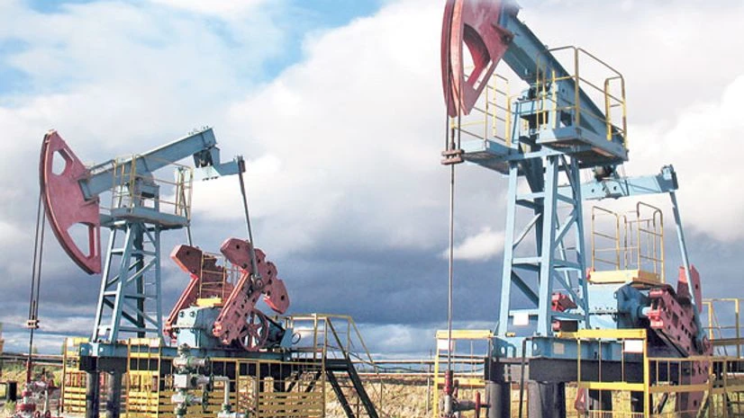 Oil hits two-month high on tighter US market, Venezuela sanctions risk Oil hits two-month high on tighter US market, Venezuela sanctions risk