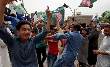 Imran Khan calls Nawaz Sharif's roadshow 'Corruption Bachao' rally Pakistan