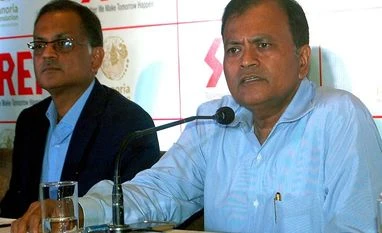 Srei Equipment Finance to raise Rs 2,000 crore via IPO, dilute 25% Hemant Kanoria, Sunil Kanoria, Srei