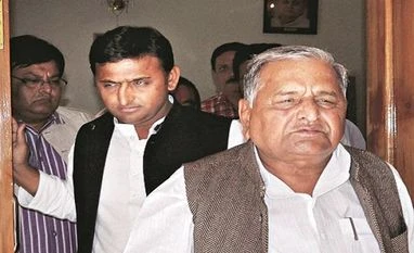 Akhilesh, Mulayam move SC seeking more time to vacate official residences Akhilesh Singh Yadav, Mulayam Singh Yadav, Shivpal Singh Yadav, SP