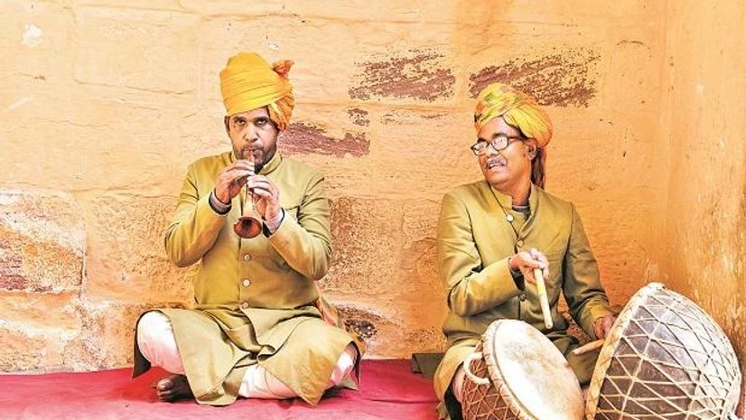 This dignity of the European busker is absent in our parts and this is not the fault of the Indian musician. We have many flaws as a society but one thing we can be justifiably proud of is the quality of our music This dignity of the European busker is absent in our parts and this is not the fault of the Indian musician. We have many flaws as a society but one thing we can be justifiably proud of is the quality of our music