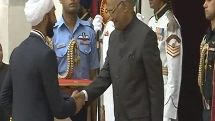Sardar Singh receives Khel Ratna Award from President Ram Nath Kovind Sardar Singh receives Khel Ratna Award from President Ram Nath Kovind