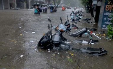 Mumbai rains live: Downpour, waterlogging brings city to its knees Mumbai rains, rainfall