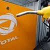Total SA eyes stake in Indian LNG terminals, city gas distribution: CEO