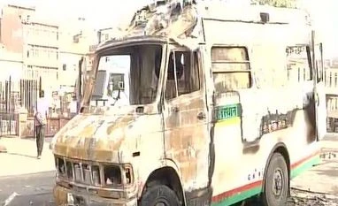 Curfew in Jaipur: 1 killed, 10 injured in clashes after cop assaults woman Visual from Jaipur after violent clash between locals and police