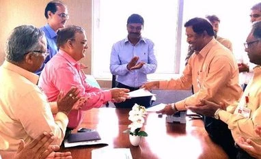 Army orders surface to air missile, making it the first tri-service weapon Missile