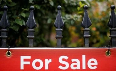 US housing starts rise, building permits fall to eight-month low US housing starts rise, building permits fall to eight-month low