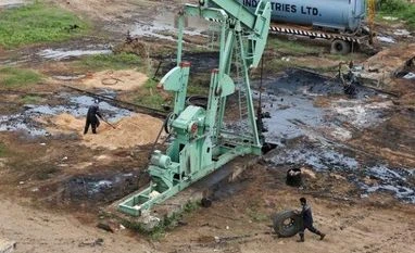 H-Energy to delay start of LNG terminal until 2019 after rains affect ops LNG