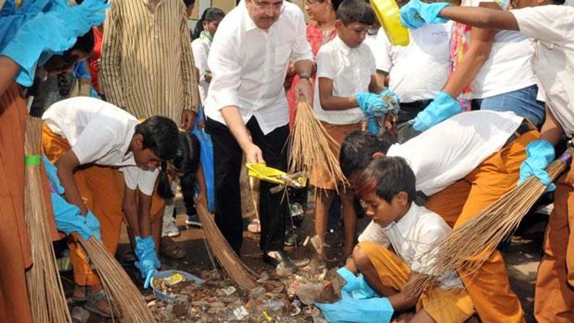 From ICICI Bank to SBI chief, bankers wield brooms, pledge for clean India From ICICI Bank to SBI chief, bankers wield brooms, pledge for clean India