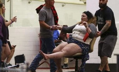 Las Vegas gunman killed himself, had at least 10 guns in hotel room: Police Las Vegas shooting