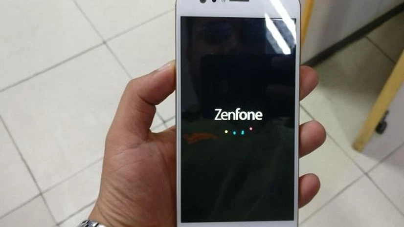 Asus Zenfone 4 Selfie (dual camera) Asus Zenfone 4 Selfie (dual camera)