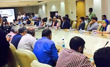 Indian economy likely to grow 7-7.5% in FY23, says EAC-PM EAC's first meeting