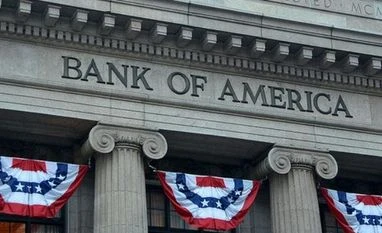 US banks lure customers with free WiFi, espressos to keep branches alive Bank of America, BofA