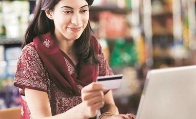 online shopping E-tailors, offline outlets tap each other for wider reach