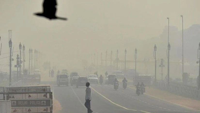 Smog covers Rajpath a day after Diwali festival in New Delhi. File Photo: PTI Smog covers Rajpath a day after Diwali festival in New Delhi. File Photo: PTI