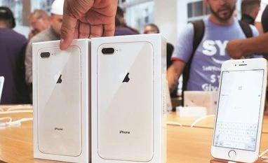 iOS 15.4 hints at push notifications coming to web apps Apple