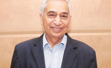 Less manpower is goal, says Tech Mahindra's Vineet Nayyar Vineet Nayyar, Vice-chairman, Tech Mahindra