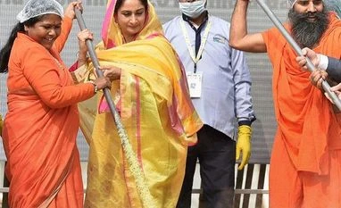 India enters Guinness book by cooking record 918 kg khichdi World India Food event