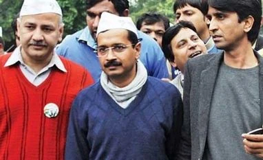 Kumar Vishwas vs Kejriwal-Sisodia: The rift widens as AAP turns 5 Arvind Kejriwal, Manish Sisodia, Kumar Vishwas