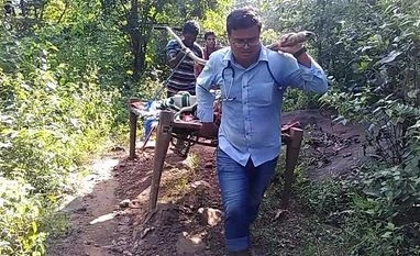 Meet Omkar Hota, who carried a pregnant woman to hospital on cot for 12 km omkar hota