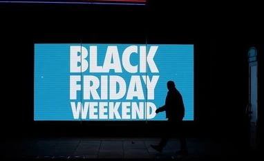 Black Friday deals lure few early US shoppers, many buy online Black Friday