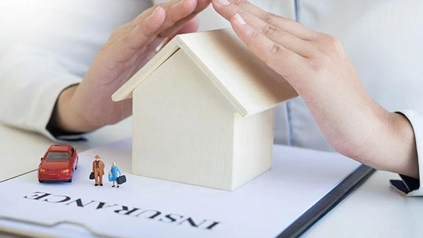 LIC launches 4 new term new insurance plans 'catering to youngsters' | Personal Finance HDFC Term Plan Lead Image