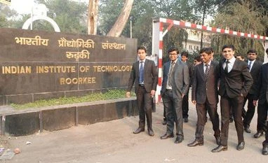 IITs may allow weaker students to opt out in 3 years with a BSc degree IIT Roorkee
