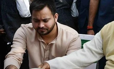 ED issues fresh summons to RJD chief Lalu Prasad, son Tejashwi Yadav Lalu Prasad, Tejashwi Yadav