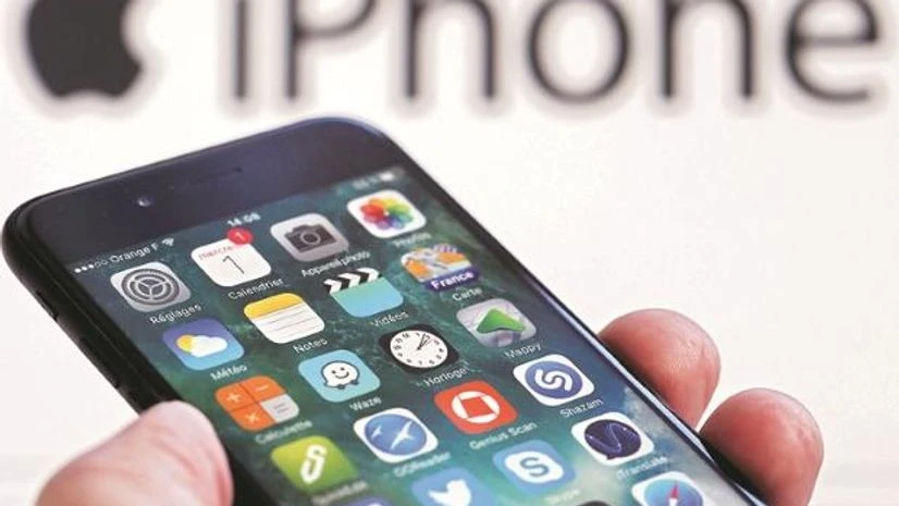 Apple, iPhone, iPhone manufacturing, Apple Inc Apple, iPhone, iPhone manufacturing, Apple Inc