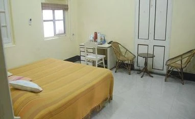 Check into 'The Shashi Kapoor Room' Fairlawn Hotel