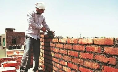 Moody's Investors Service, Fitch Ratings give stable outlook to IIFL IIFL plans to raise cash from offshore investors