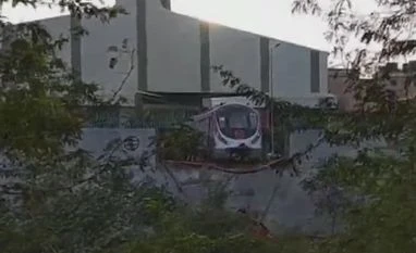 Delhi Metro's Magenta Line driverless train rams into wall during trial run Delhi Metro, metro accident, Delhi Metro trial run, Delhi Metro Magenta line, Metro trial run accident, Kalkaji Metro station, accident at Kalkaji Metro station, Delhi Metro Magenta line accident, DMRC, Delhi metro news, Botanical Garden, Botanical G