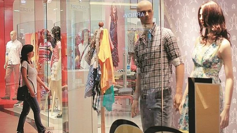 Shops, hotels in Maha can remain open 24X7; bars, discos can't The government notified the amended Act on Tuesday which covers hotels, malls and restaurants. Photo: Reuters