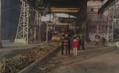Bihar boiler blast: 4 killed at Gopalganj; police arrests sugar mill owner Bihar boiler blast: 4 killed, angry workers go berserk at Gopalganj's mill