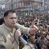 Rastriya Janta Dal (RJD) leader Tejashwi Yadav addressing the crowd during Bihar Bandh to protest against Bihar chief minister Nitish Kumar's new sand mining policy, in Patna