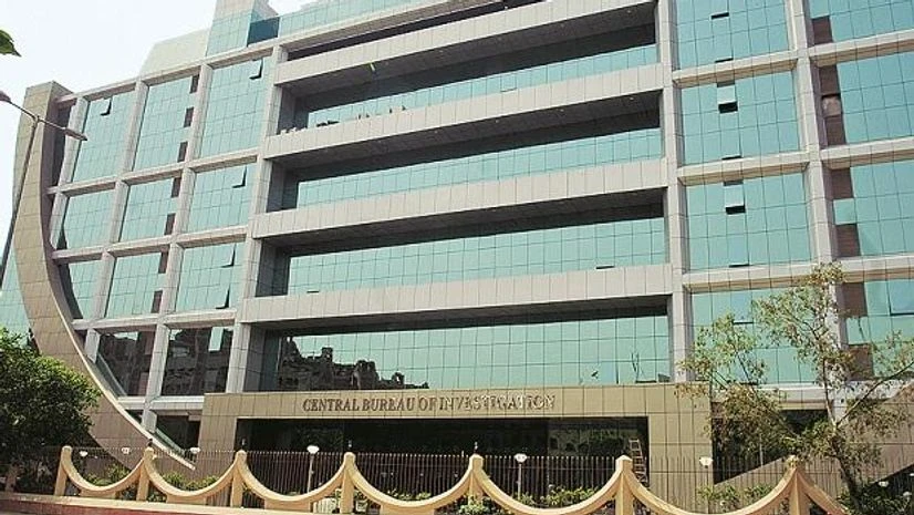 Saradha scam: No notice or summon to West Bengal DGP, says CBI Saradha scam: No notice or summon to West Bengal DGP, says CBI