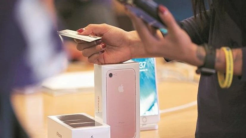 Apple sanctioned in Qualcomm case over withheld evidence Apple sanctioned in Qualcomm case over withheld evidence