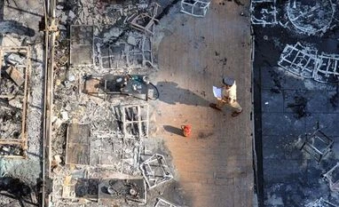 Mumbai pub fire: How drunken stupor, selfie obsession delayed evacuation Mumbai pub fire: How drunken stupor, selfie obsession delayed evacuation