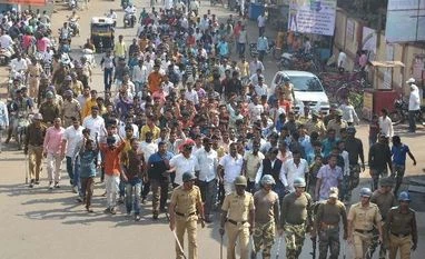 Dalit group withdraws Maharashtra bandh after a day of disruption Mumbai protest