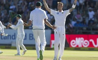 Dale Steyn out of 1st Test, could miss rest of series South African bowler Dale Steyn celebrates the wicket of Indian batsman Shikhar Dhawan on the first day of the first test between South Africa and India at Newlands Stadium, in Cape Town Photo: AP | PTI