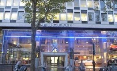 Peugeot plans 1,300 French job cuts under new law in 2018: Official Peugeot