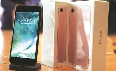 Damp iPhone demand to pressure radio frequency chipmakers: Morgan Stanley apple, iphone