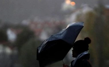 Massive US storm brings tornadoes to South, areas under blizzard threat In pics: Deadly storm Friederike kills 6, thousands stranded in Europe