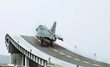 Prabhu's 'Make in India' bid,seeks US help to locally manufacture aircraft Indian Aircraft