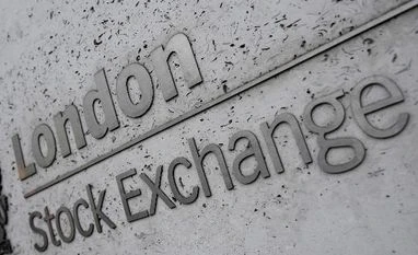 London Stock Exchange in talks to buy Blackstone's Refinitiv for $27 bn London Stock Exchange