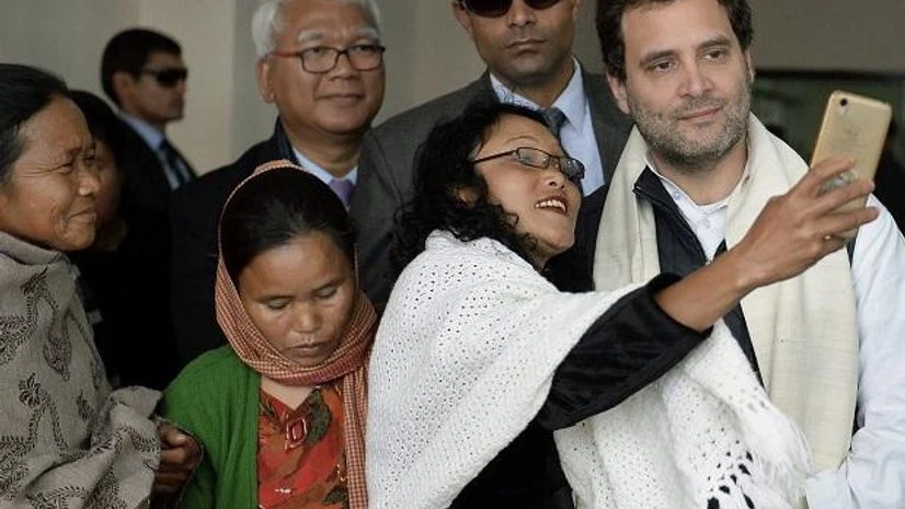 Rahul Gandhi \Bapu had women beside him, Mohan Bhagwat only men: Rahul Gandhi