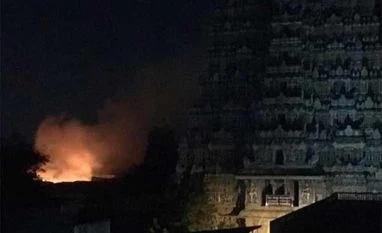 Major fire breaks out in Madurai's Meenakshi temple, 40 nearby shops gutted Madurai’s Meenakshi temple