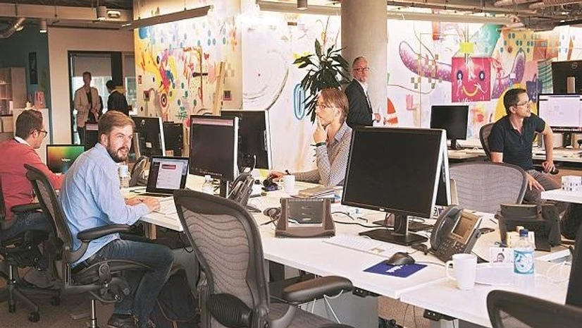 Former employees at Facebook and Google are creating a group to fight against ill-effects of social networks and smartphones Former employees at Facebook and Google are creating a group to fight against ill-effects of social networks and smartphones