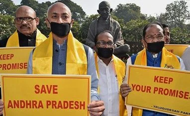 TRS charge TDP of 'match fixing' with Centre for special status to Andhra TDP in Telangana