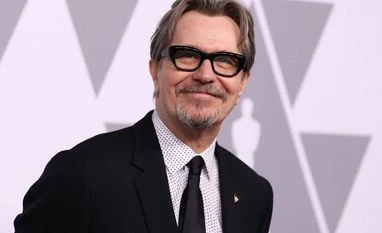 Darkest Hour: Why another Churchill film for Oscars? Gary Oldman in an Oscar lunch. Photo: Twitter (@DarkestHour)